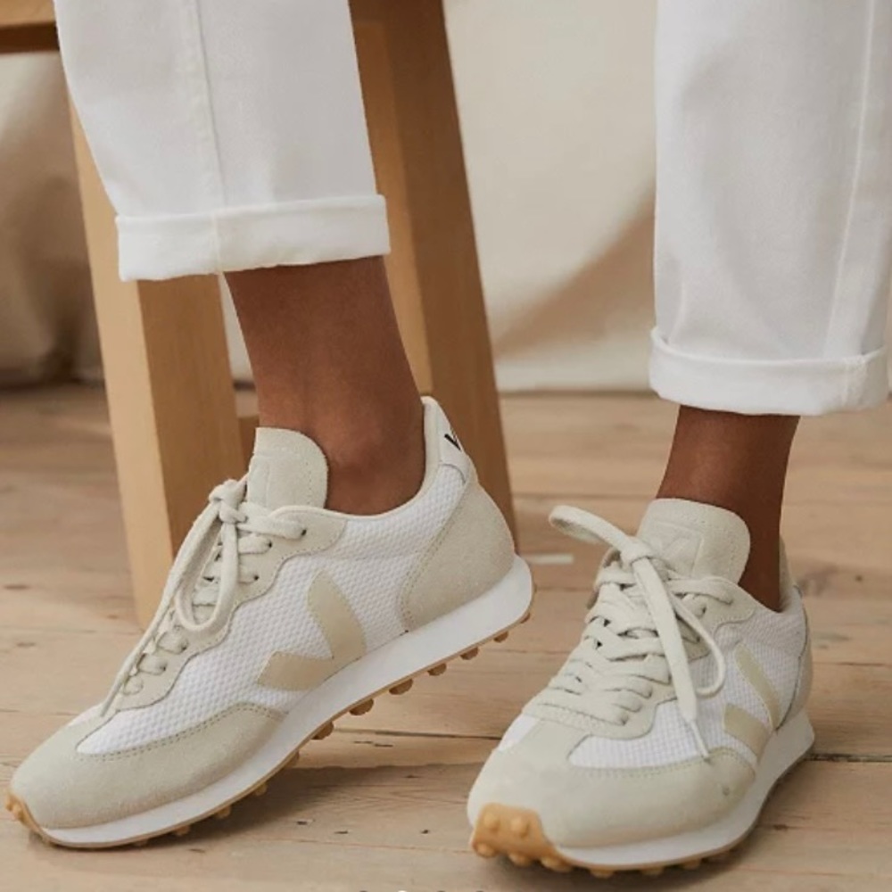 NWT Veja Rio Branco sneakers, Cream, size 10